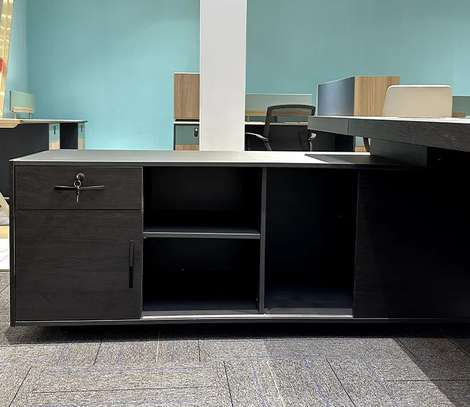 Office Desk: 1800mm Boss Desk with Drawers image 2