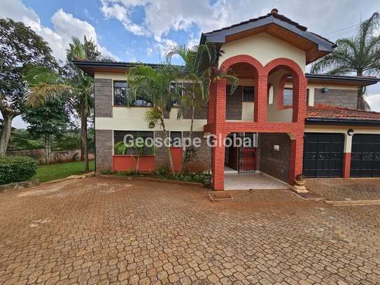 5 Bed House with En Suite in Nyari image 1