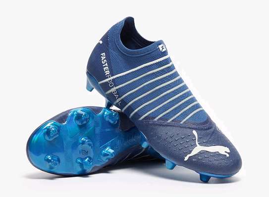 Puma laceless 2024 soccer shoes