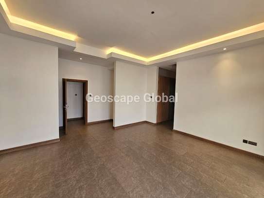 4 Bed Apartment with En Suite in Spring Valley image 12