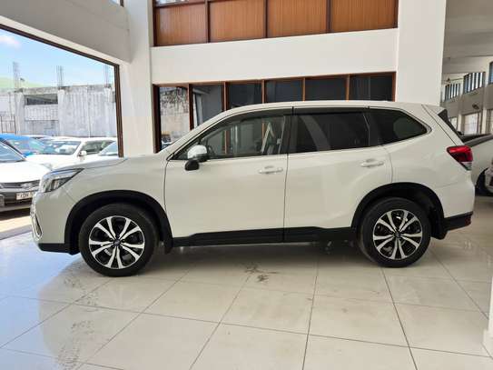 Subaru Forester SK9 image 5