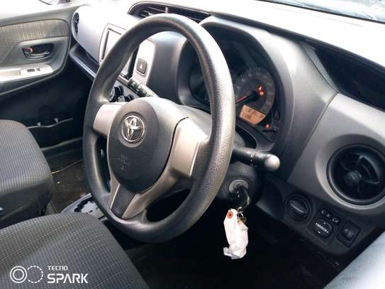 Toyota vitz 2015 model image 3