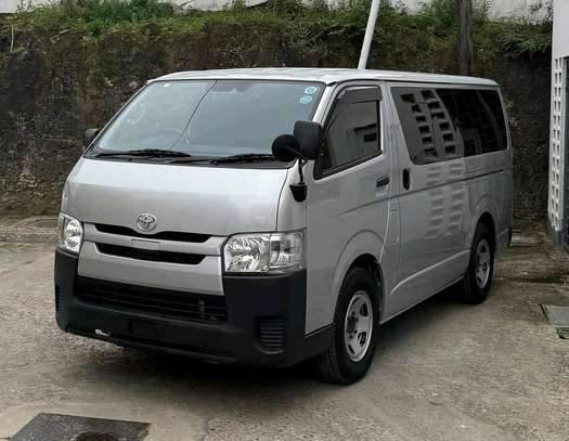 TOYOTA HIACE image 3
