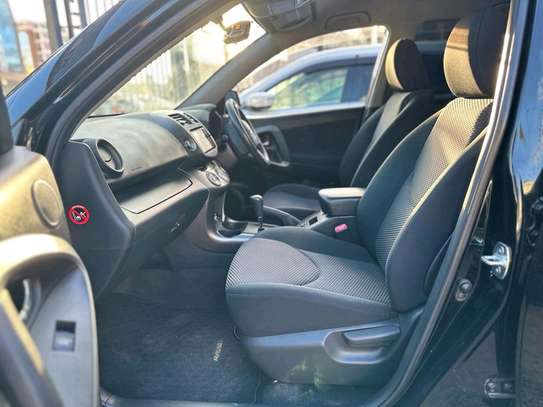2015 Toyota RAV4 image 10