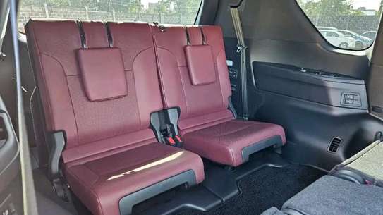 Lexus lx600 image 3