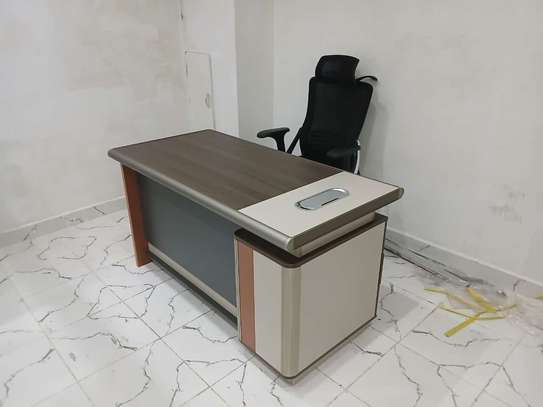 Office Desk:   Executive Brown Office Desk image 2