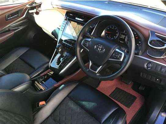 2015 Toyota Harrier new shape with SUNROOF and leather seats image 6