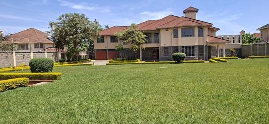 7 Bed House with En Suite in Runda image 1