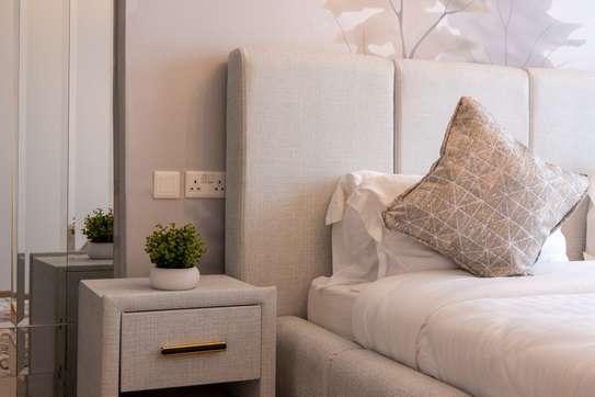 2 Bed Apartment with En Suite in Riverside image 9