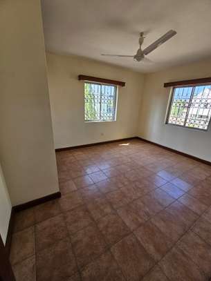 3 Bed Townhouse with En Suite at Nyali image 2
