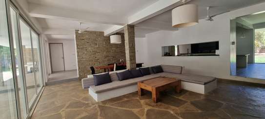 3 Bed Villa with En Suite at Aloo Drive image 13
