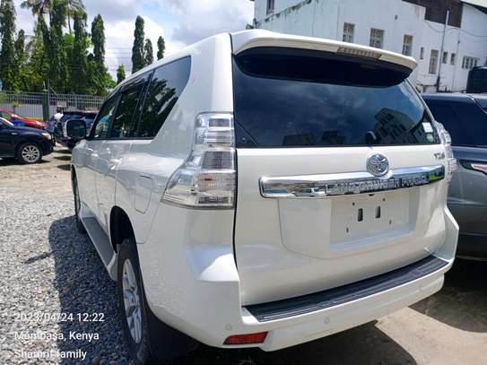 Toyota Land Cruiser Prado TZ-G White 2015 image 1