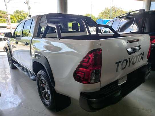 Toyota Hilux double cabin 2018 image 5