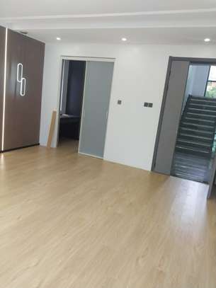 5 Bed Townhouse with En Suite in Lavington image 4