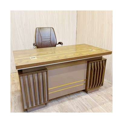 Executive Desk: 1.4 Meter Executive Office Desk In Riosiri image 3