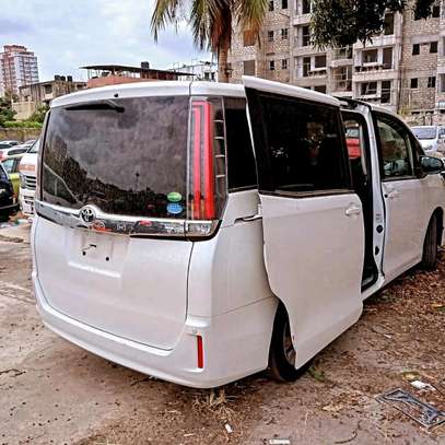 Toyota Esquire white 2018 2wd image 8