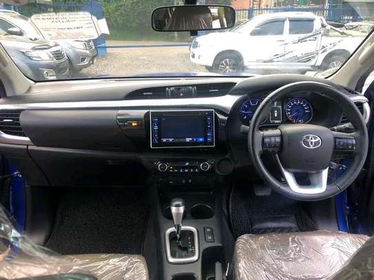2016 Toyota Hilux Revo image 5