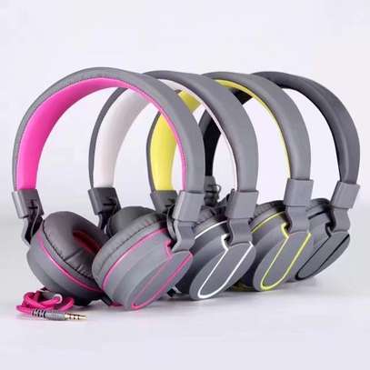 Shuer Wired Headphones Available image 1
