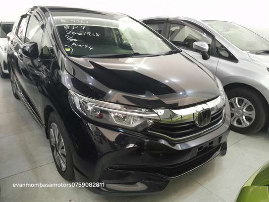 Honda shuttle hybrid 2018model image 2