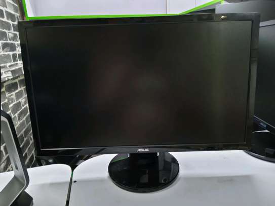 24 inch monitor with HDMI image 2