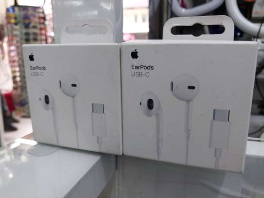 Apple USB C Headphone Earphone Wired Earpod iPhone 15 pro image 1