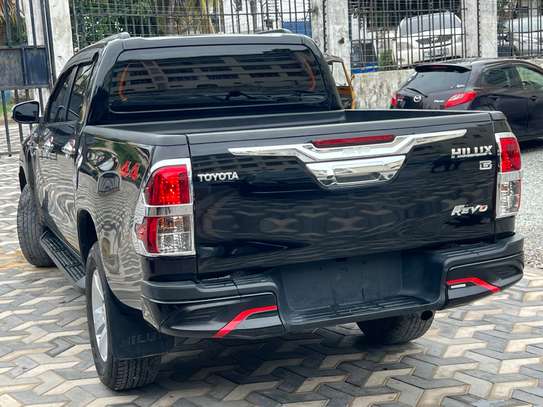 TOYOTA HILUX (WE ACCEPT HIRE PURCHASE) image 4
