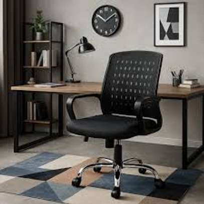 Swivel Mesh Mid Back Secretarial Office Working Chair image 2