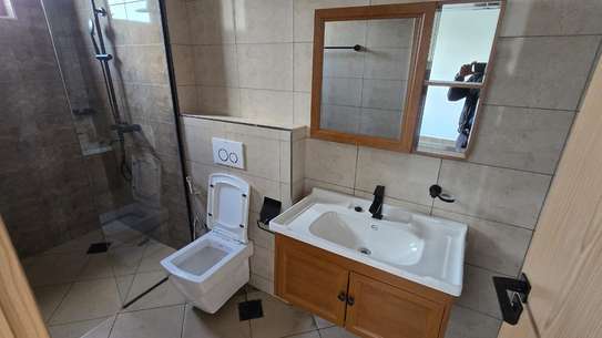 3 Bed Apartment with En Suite in Parklands image 3