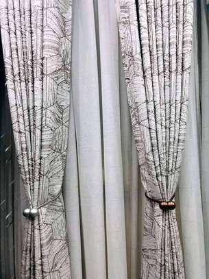 Exquisite modern curtains image 2