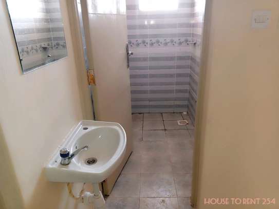 TWO BEDROOM MASTER ENSUITE TO RENT IN 87 WAIYAKI WAY FOR 22K image 6