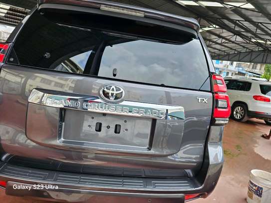 Toyota Prado image 6