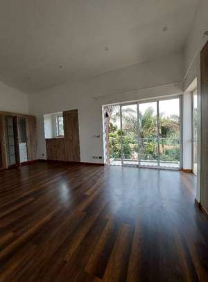4 Bed Townhouse with Garden at Lavington image 17