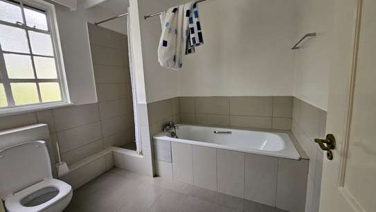 3 Bed Apartment with En Suite in Muthaiga image 13