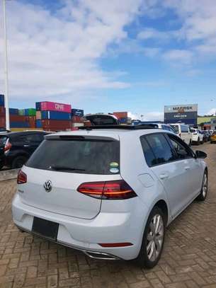 Volkswagen Golf TSI sunroof 2018 image 11