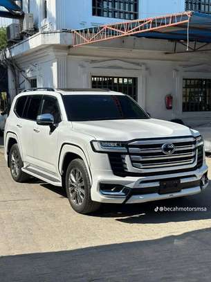 TOYOTA LC300 ZX 2023 Petrol image 2