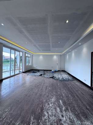 5 Bed House with En Suite in Runda image 9