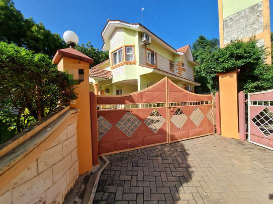 4 Bed House with En Suite in Nyali Area image 2