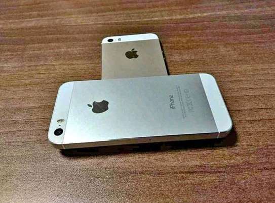 iPhone 5s 16Gb Storage image 1