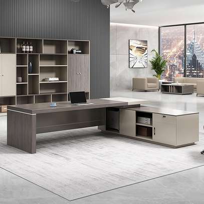 Office Desk; 160cm Woodgrain Executive Command Desk image 3