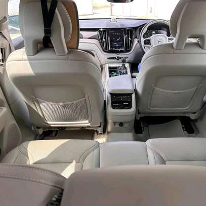 Volvo XC60 T5 AWD Green 2018 image 4