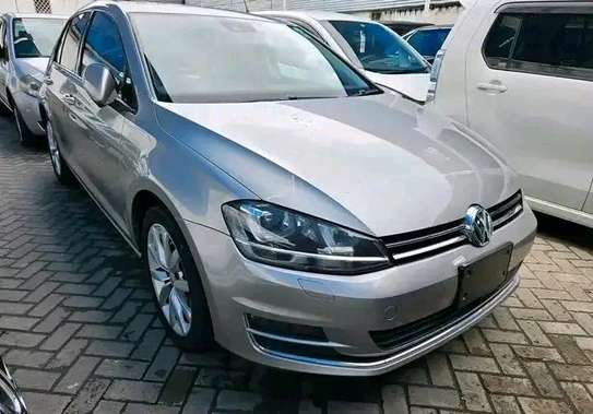 Volkswagen Golf gold image 6