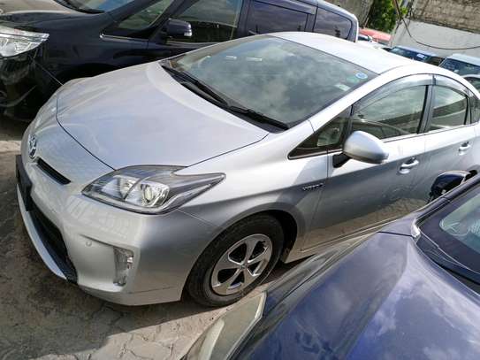 Toyota Prius silver image 2
