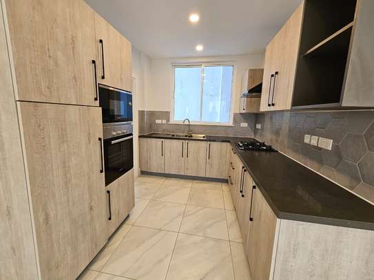 2 Bed Apartment with En Suite in Westlands Area image 9