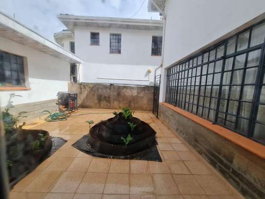 4 Bed Townhouse with En Suite in Westlands Area image 3