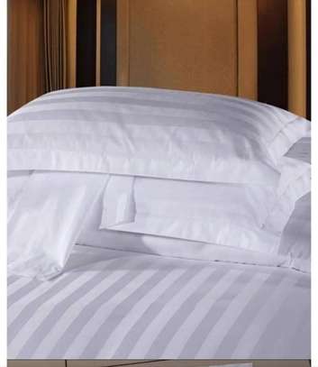 Super quality Hotel White Stripped Bedsheets Set image 4