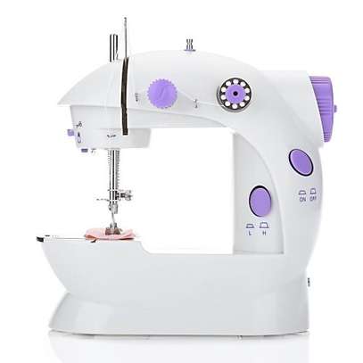sewing machine image 1