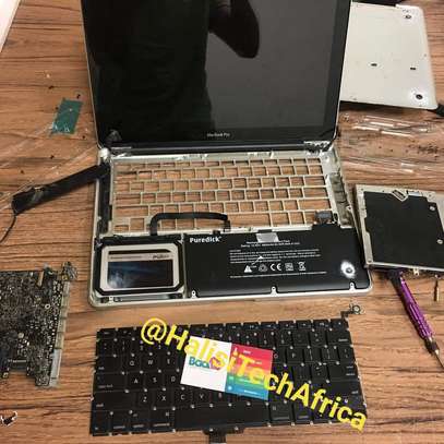 Macbook Pro and Macbook Air Screen Replacement Services image 2