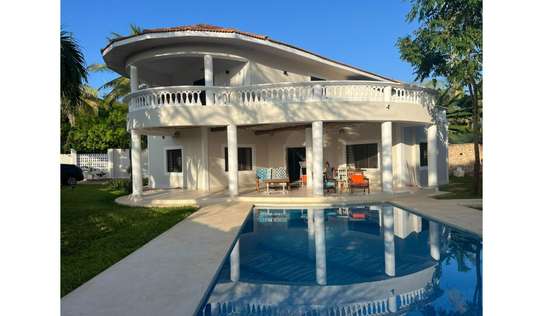 4 Bed House with Swimming Pool in Diani image 11