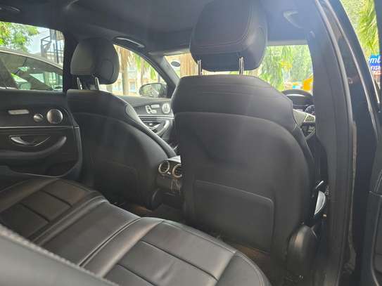 MERCEDES-BENZ E200 image 13