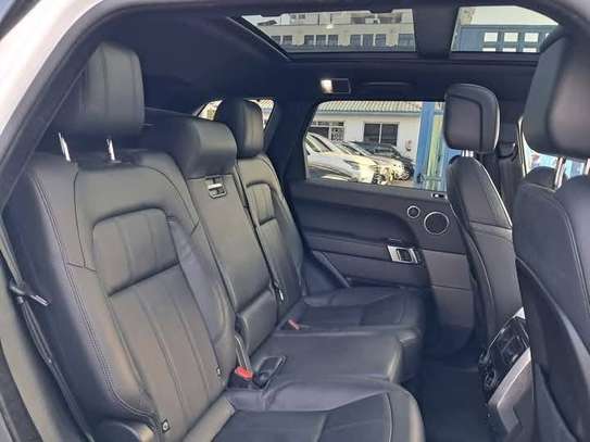 Range rover sport image 6